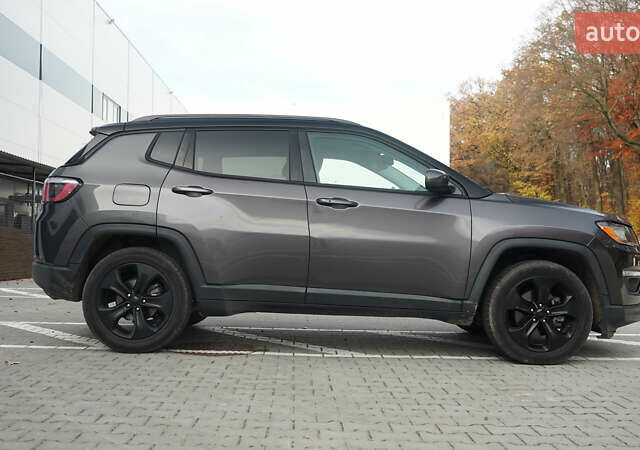 Серый Джип Компас, объемом двигателя 2.4 л и пробегом 164 тыс. км за 14000 $, фото 3 на Automoto.ua