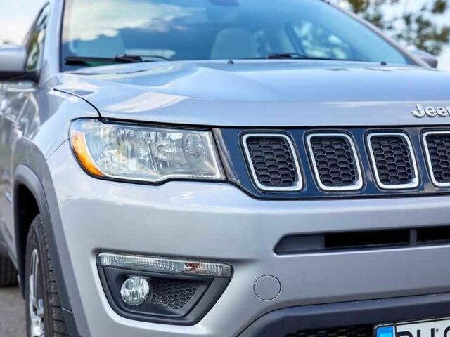 Джип Компас 2018 в Киеве на Automoto.ua Серый Джип Компас, объемом двигателя 2.4 л и пробегом 43 тыс. км за 12000 $, фото 5 на Automoto.ua