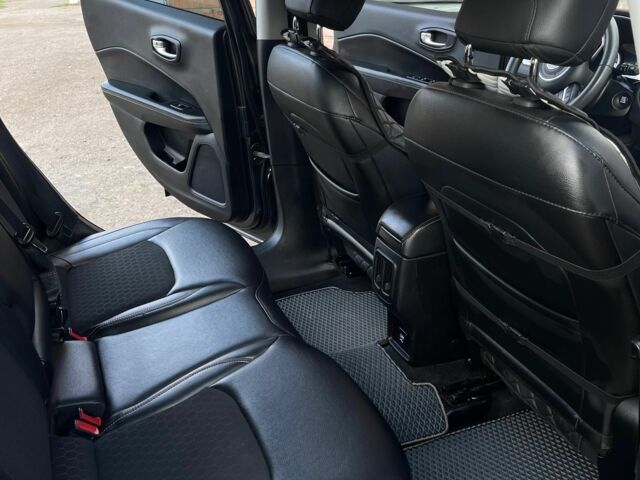 Серый Джип Компас, объемом двигателя 2.4 л и пробегом 96 тыс. км за 16000 $, фото 8 на Automoto.ua