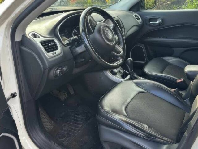 Сірий Джип Compass, об'ємом двигуна 2.4 л та пробігом 40 тис. км за 11700 $, фото 6 на Automoto.ua