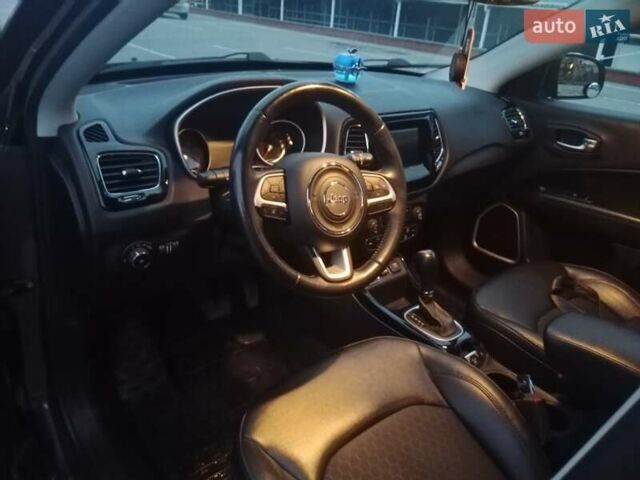 Джип Компас 2018 в Ромнах на Automoto.ua Серый Джип Компас, объемом двигателя 2.36 л и пробегом 134 тыс. км за 15800 $, фото 9 на Automoto.ua