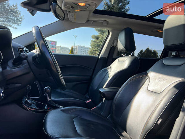 Сірий Джип Compass, об'ємом двигуна 2.4 л та пробігом 167 тис. км за 17700 $, фото 9 на Automoto.ua