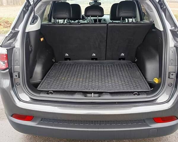 Серый Джип Компас, объемом двигателя 2.4 л и пробегом 79 тыс. км за 16500 $, фото 4 на Automoto.ua