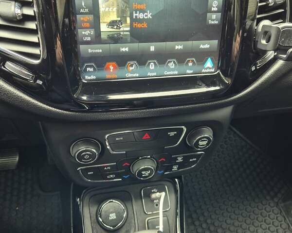Серый Джип Компас, объемом двигателя 2.36 л и пробегом 90 тыс. км за 15990 $, фото 5 на Automoto.ua