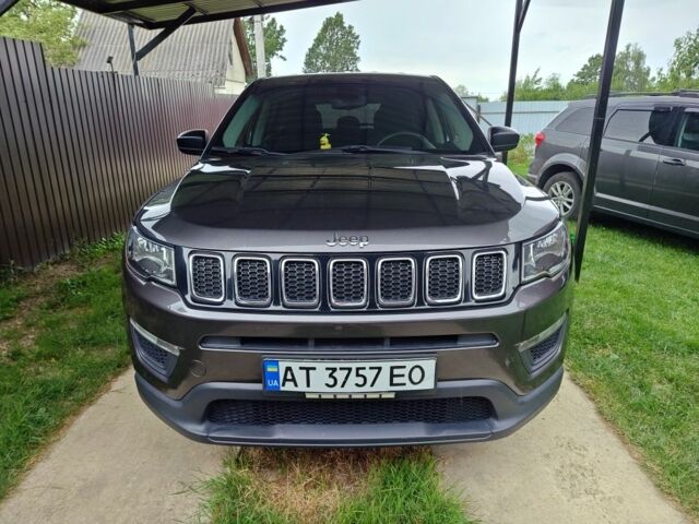 Сірий Джип Compass, об'ємом двигуна 2.4 л та пробігом 69 тис. км за 15000 $, фото 2 на Automoto.ua