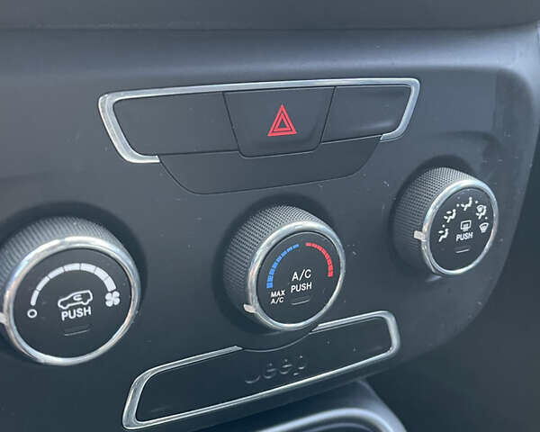 Серый Джип Компас, объемом двигателя 2.36 л и пробегом 105 тыс. км за 13500 $, фото 22 на Automoto.ua