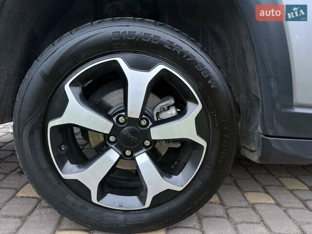 Сірий Джип Compass, об'ємом двигуна 2.36 л та пробігом 64 тис. км за 12500 $, фото 25 на Automoto.ua