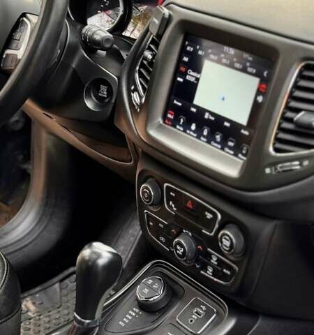 Сірий Джип Compass, об'ємом двигуна 2.36 л та пробігом 113 тис. км за 18600 $, фото 7 на Automoto.ua