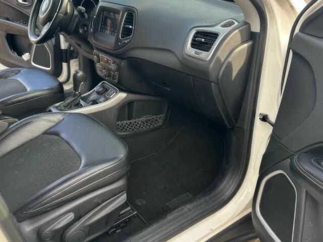 Сірий Джип Compass, об'ємом двигуна 2.4 л та пробігом 40 тис. км за 11700 $, фото 7 на Automoto.ua