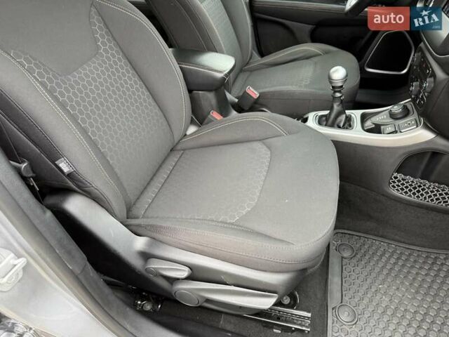 Сірий Джип Compass, об'ємом двигуна 2.4 л та пробігом 127 тис. км за 14900 $, фото 24 на Automoto.ua