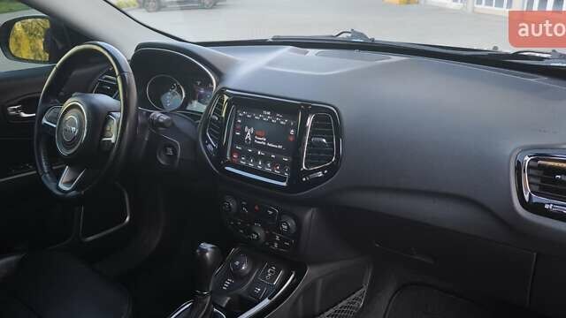 Джип Компас 2018 в Харькове на Automoto.ua Серый Джип Компас, объемом двигателя 2.36 л и пробегом 73 тыс. км за 17700 $, фото 16 на Automoto.ua