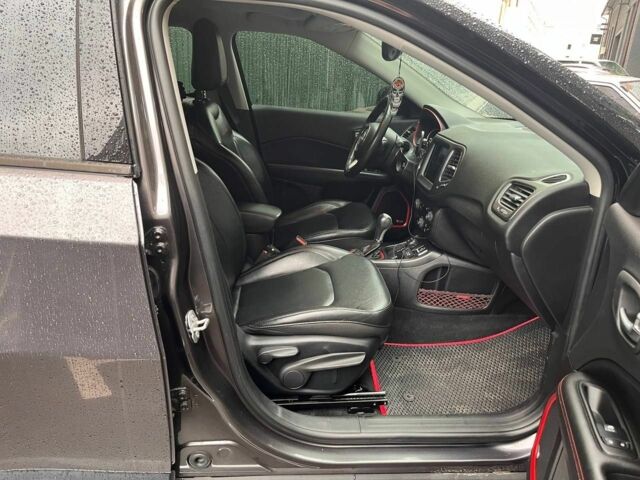 Сірий Джип Compass, об'ємом двигуна 2.4 л та пробігом 88 тис. км за 17500 $, фото 7 на Automoto.ua