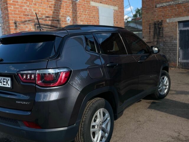 Серый Джип Компас, объемом двигателя 2.4 л и пробегом 96 тыс. км за 16000 $, фото 4 на Automoto.ua