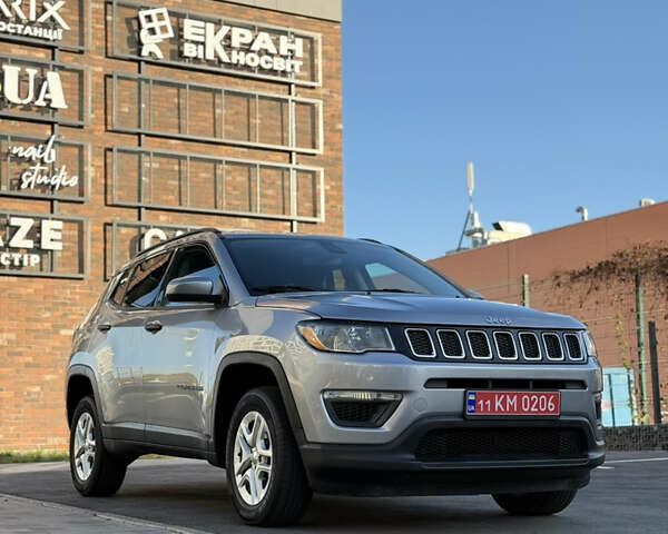 Серый Джип Компас, объемом двигателя 2.36 л и пробегом 191 тыс. км за 12900 $, фото 2 на Automoto.ua