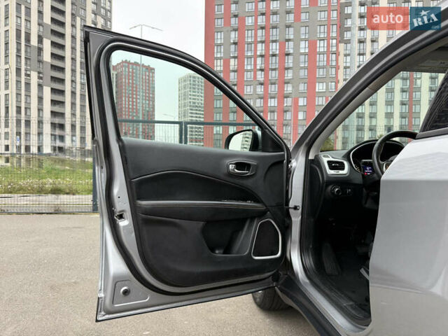 Серый Джип Компас, объемом двигателя 2.4 л и пробегом 191 тыс. км за 13400 $, фото 16 на Automoto.ua