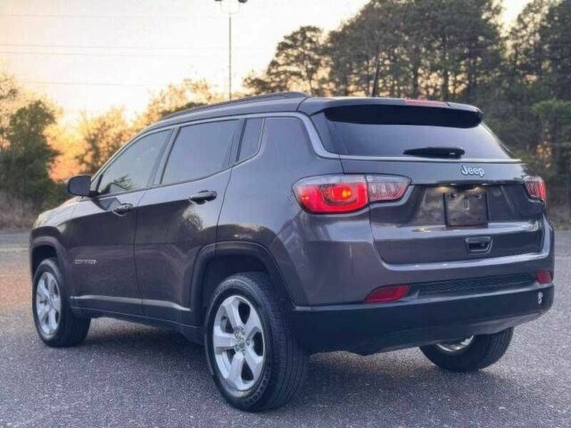 Сірий Джип Compass, об'ємом двигуна 2.4 л та пробігом 75 тис. км за 12800 $, фото 4 на Automoto.ua