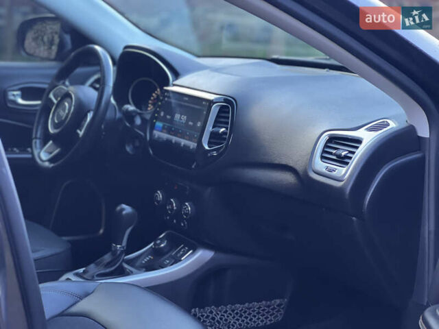 Сірий Джип Compass, об'ємом двигуна 2.36 л та пробігом 184 тис. км за 12900 $, фото 14 на Automoto.ua