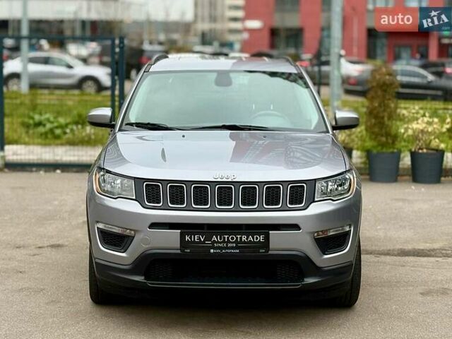 Серый Джип Компас, объемом двигателя 2.4 л и пробегом 191 тыс. км за 13400 $, фото 3 на Automoto.ua