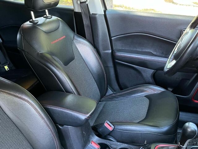 Серый Джип Компас, объемом двигателя 2.4 л и пробегом 128 тыс. км за 15490 $, фото 19 на Automoto.ua