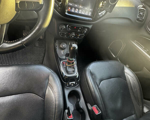 Серый Джип Компас, объемом двигателя 2.36 л и пробегом 183 тыс. км за 15400 $, фото 9 на Automoto.ua