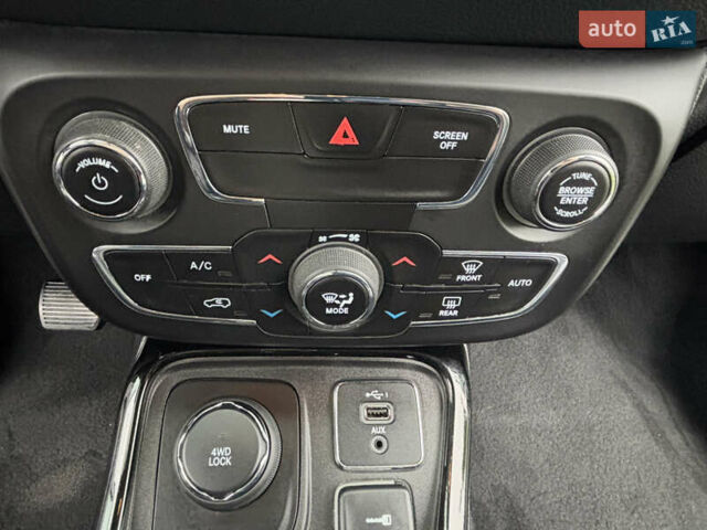 Серый Джип Компас, объемом двигателя 2.36 л и пробегом 95 тыс. км за 15499 $, фото 30 на Automoto.ua