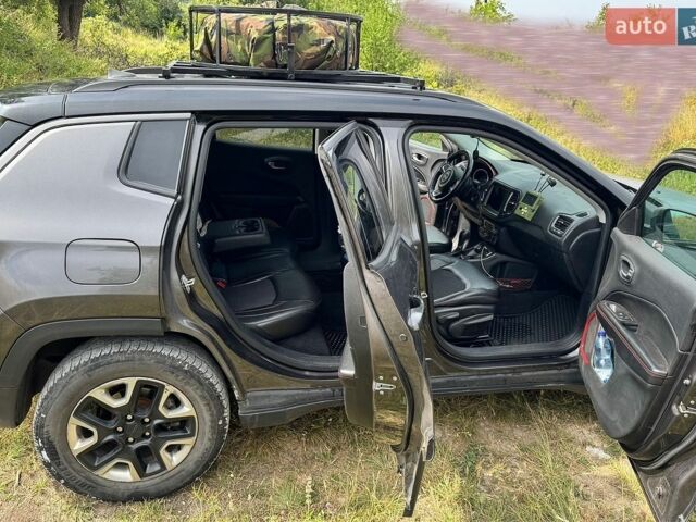 Сірий Джип Compass, об'ємом двигуна 2.36 л та пробігом 192 тис. км за 14000 $, фото 3 на Automoto.ua