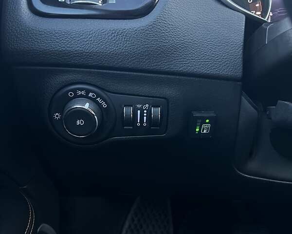 Джип Compass 2018 у Ирпене на Automoto.ua Сірий Джип Compass, об'ємом двигуна 2.4 л та пробігом 116 тис. км за 14900 $, фото 11 на Automoto.ua