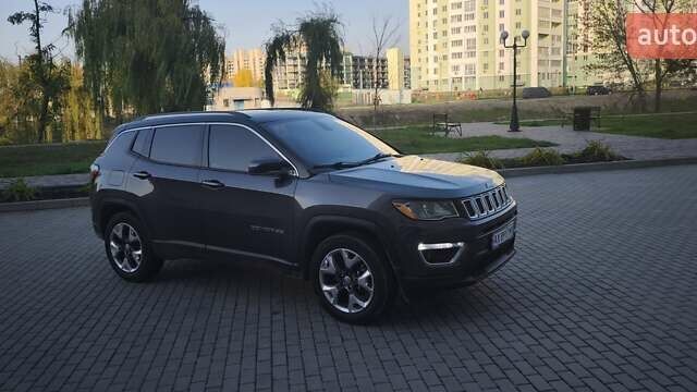 Джип Компас 2018 в Харькове на Automoto.ua Серый Джип Компас, объемом двигателя 2.36 л и пробегом 73 тыс. км за 17700 $, фото 1 на Automoto.ua