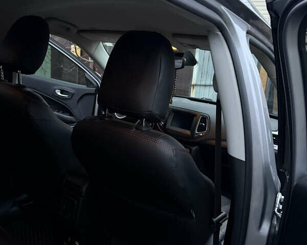 Сірий Джип Compass, об'ємом двигуна 2.36 л та пробігом 64 тис. км за 12500 $, фото 15 на Automoto.ua