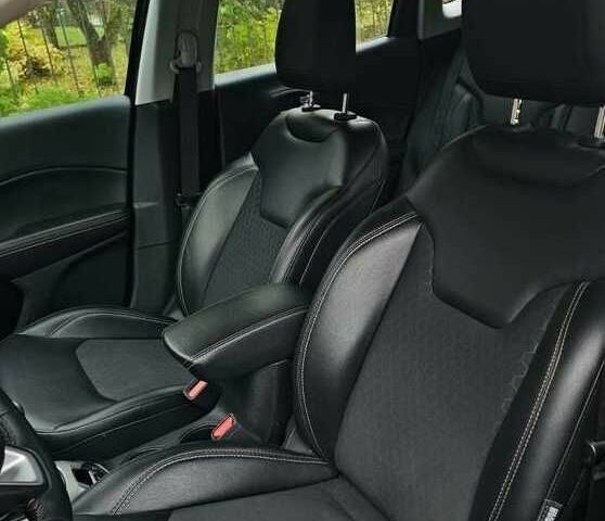 Серый Джип Компас, объемом двигателя 0 л и пробегом 114 тыс. км за 8100 $, фото 7 на Automoto.ua