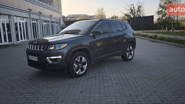 Джип Компас 2018 в Харькове на Automoto.ua Серый Джип Компас, объемом двигателя 2.36 л и пробегом 73 тыс. км за 17700 $, фото 5 на Automoto.ua