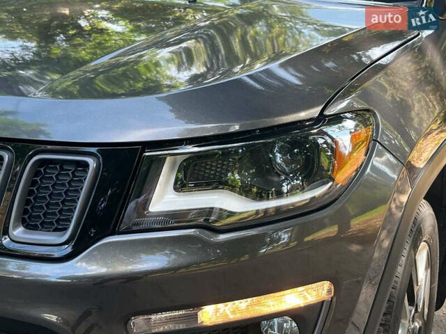 Сірий Джип Compass, об'ємом двигуна 2.4 л та пробігом 63 тис. км за 17990 $, фото 6 на Automoto.ua