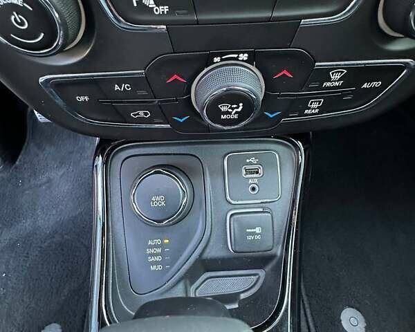 Сірий Джип Compass, об'ємом двигуна 2.36 л та пробігом 73 тис. км за 18400 $, фото 25 на Automoto.ua