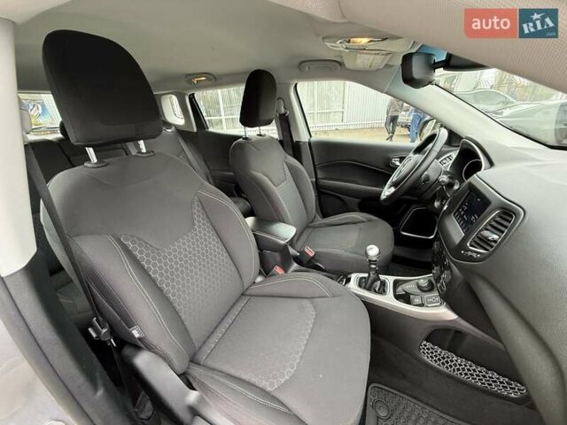 Сірий Джип Compass, об'ємом двигуна 2.4 л та пробігом 127 тис. км за 14900 $, фото 25 на Automoto.ua