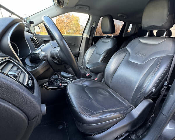Джип Компас 2018 в Киеве на Automoto.ua Серый Джип Компас, объемом двигателя 2.4 л и пробегом 144 тыс. км за 15800 $, фото 21 на Automoto.ua