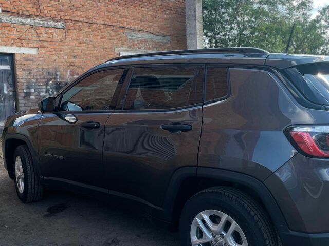 Серый Джип Компас, объемом двигателя 2.4 л и пробегом 96 тыс. км за 16000 $, фото 7 на Automoto.ua