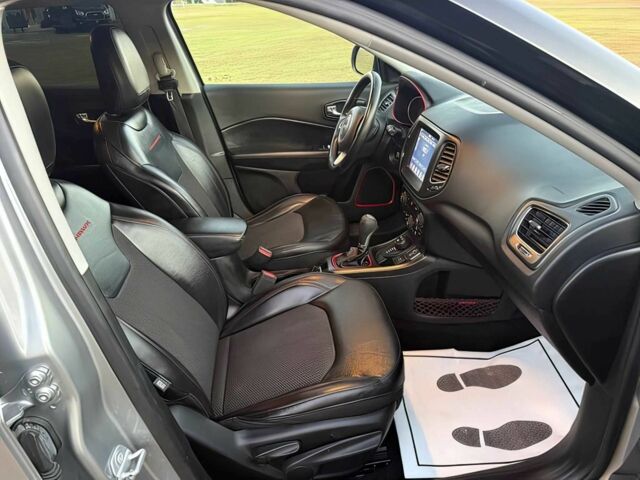 Серый Джип Компас, объемом двигателя 2.4 л и пробегом 38 тыс. км за 10000 $, фото 10 на Automoto.ua