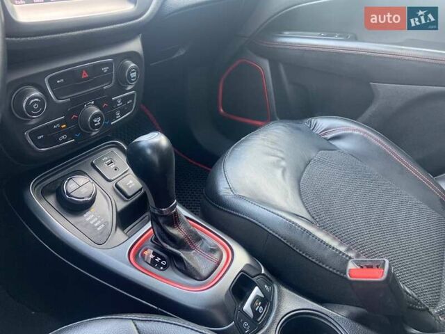 Джип Compass 2019 у Києві на Automoto.ua Сірий Джип Compass, об'ємом двигуна 2.36 л та пробігом 130 тис. км за 15990 $, фото 21 на Automoto.ua