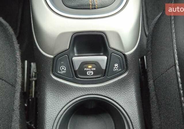 Сірий Джип Compass, об'ємом двигуна 2.36 л та пробігом 94 тис. км за 17100 $, фото 16 на Automoto.ua