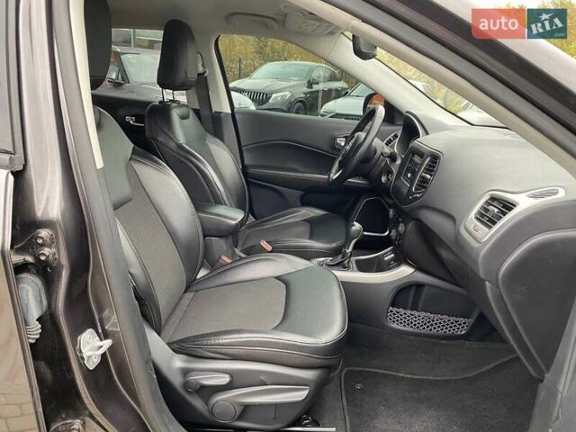 Джип Compass 2019 у Львові на Automoto.ua Сірий Джип Compass, об'ємом двигуна 2.36 л та пробігом 106 тис. км за 15300 $, фото 23 на Automoto.ua