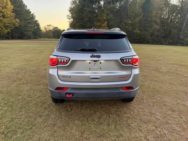 Серый Джип Компас, объемом двигателя 2.4 л и пробегом 38 тыс. км за 10000 $, фото 5 на Automoto.ua