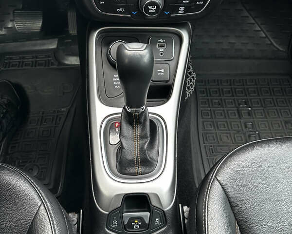 Серый Джип Компас, объемом двигателя 2.36 л и пробегом 49 тыс. км за 14900 $, фото 19 на Automoto.ua