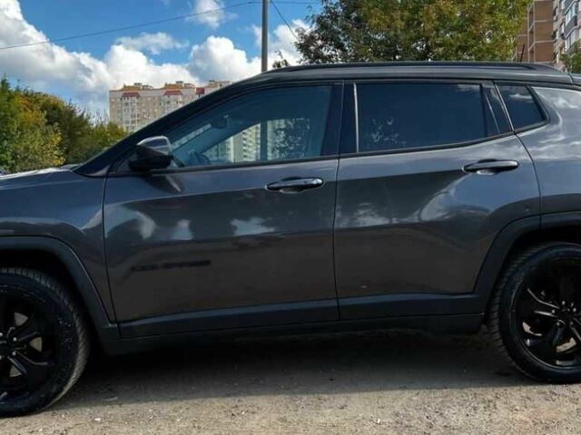 Серый Джип Компас, объемом двигателя 0 л и пробегом 98 тыс. км за 14000 $, фото 1 на Automoto.ua