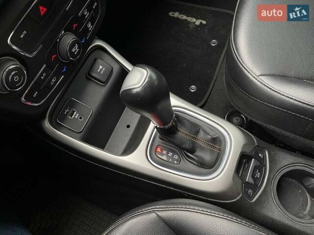 Джип Compass 2019 у Львові на Automoto.ua Сірий Джип Compass, об'ємом двигуна 2.36 л та пробігом 106 тис. км за 15300 $, фото 16 на Automoto.ua