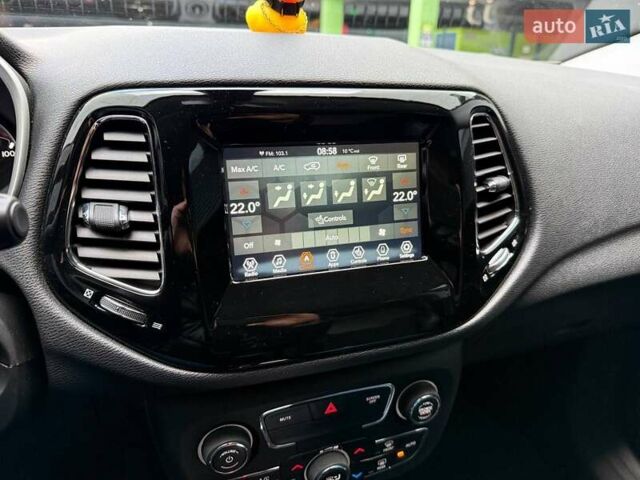 Сірий Джип Compass, об'ємом двигуна 2.36 л та пробігом 94 тис. км за 15990 $, фото 19 на Automoto.ua