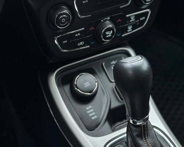 Сірий Джип Compass, об'ємом двигуна 2.36 л та пробігом 60 тис. км за 14700 $, фото 17 на Automoto.ua