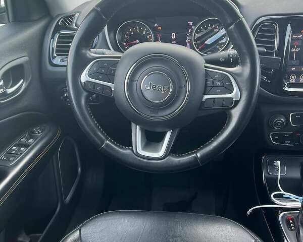 Джип Компас 2019 в Киеве на Automoto.ua Серый Джип Компас, объемом двигателя 2.36 л и пробегом 127 тыс. км за 17000 $, фото 5 на Automoto.ua