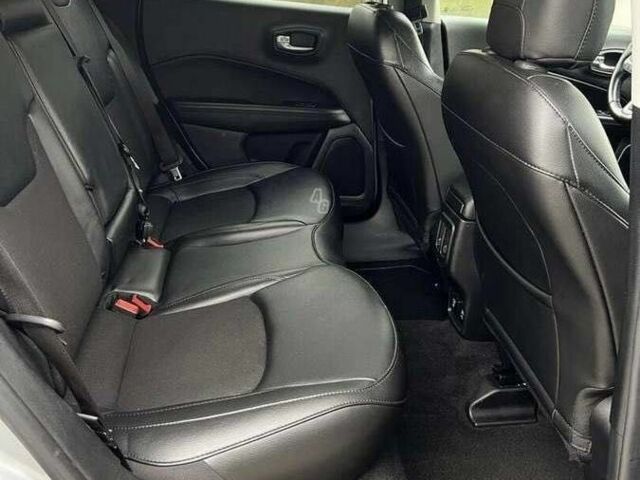 Джип Compass 2019 у Києві на Automoto.ua Сірий Джип Compass, об'ємом двигуна 2.4 л та пробігом 67 тис. км за 9800 $, фото 9 на Automoto.ua