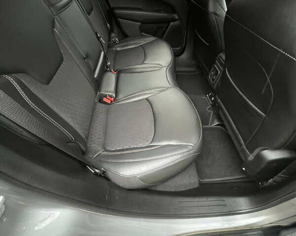 Серый Джип Компас, объемом двигателя 2.4 л и пробегом 40 тыс. км за 16800 $, фото 10 на Automoto.ua