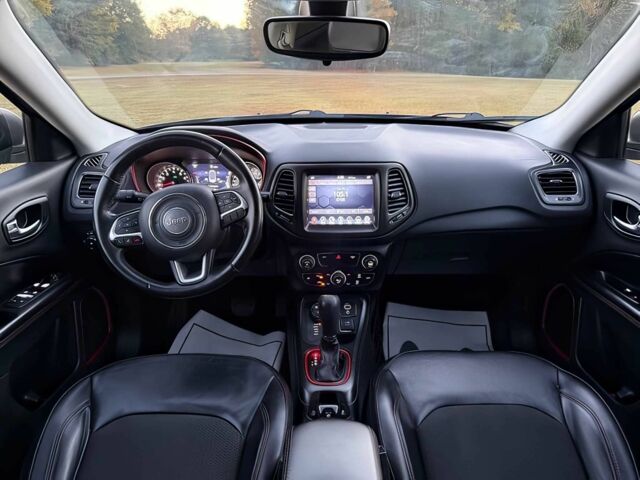 Серый Джип Компас, объемом двигателя 2.4 л и пробегом 38 тыс. км за 10000 $, фото 9 на Automoto.ua